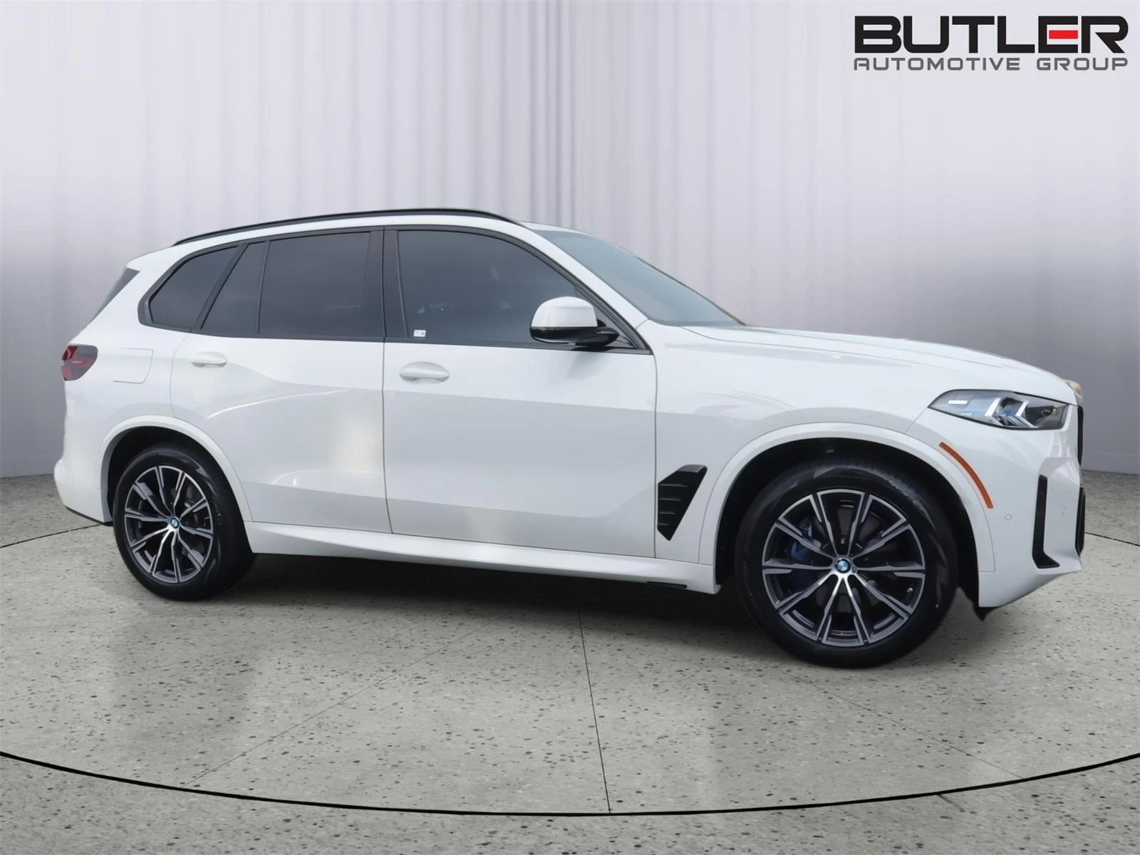 Certified Used 2024 Alpine White BMW xDrive40i image 10