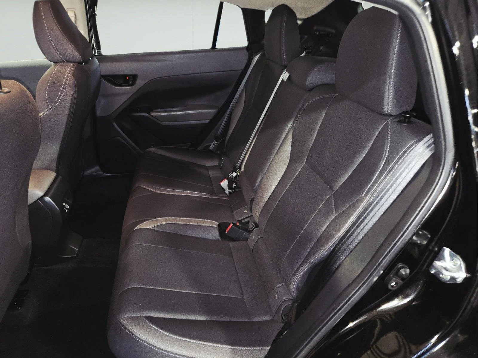 Used 2025 Crystal Black Silica Subaru Premium image 29
