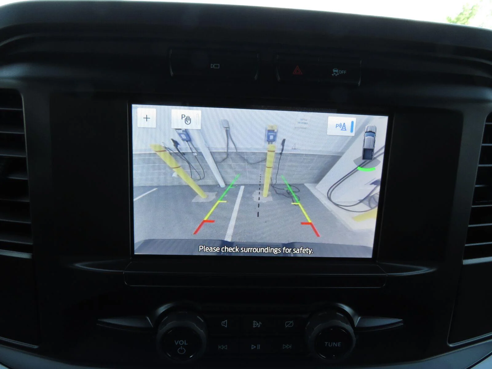 Used 2023  Ford XL image 31