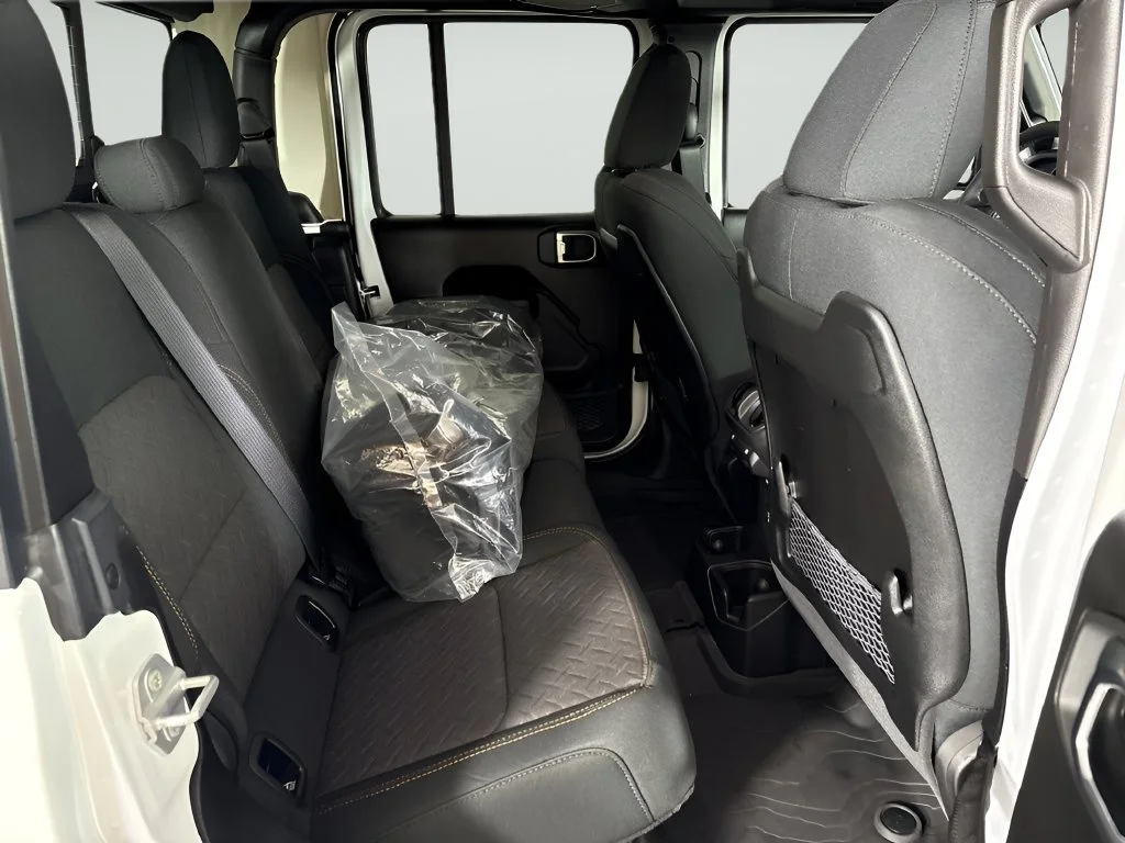 Used 2025 White Jeep Mojave 4x4 image 23