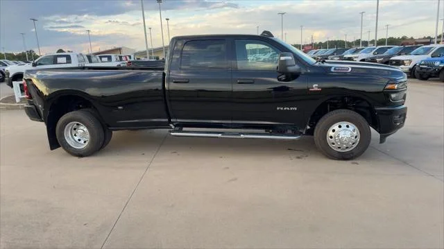 New 2026 Diamond Black Crystal Pearl-Coat Exterior Paint RAM Big Horn image 9