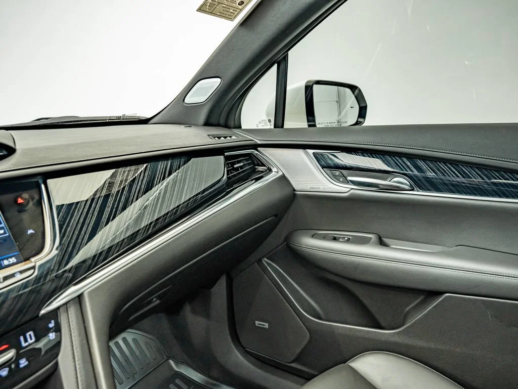 Used 2025 Crystal White Tricoat Cadillac Premium Luxury image 28
