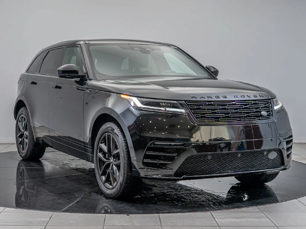 Used 2024 Santorini Black Metallic Land Rover Dynamic SE image 12