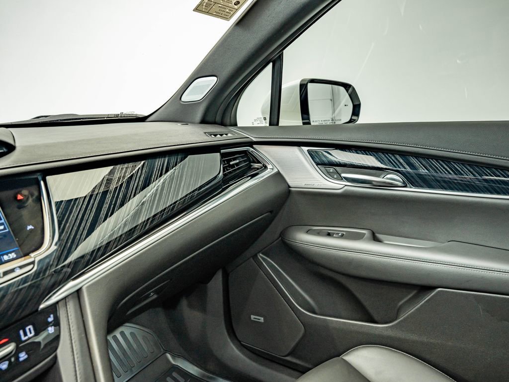 Used 2025 Crystal White Tricoat Cadillac Premium Luxury image 28