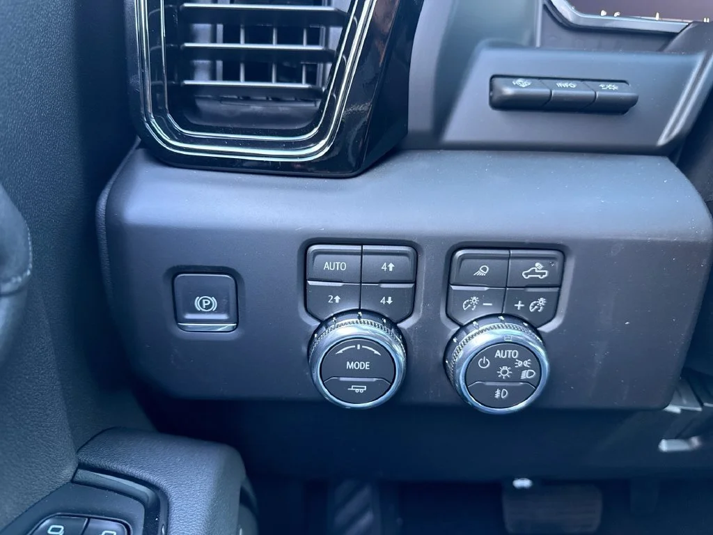 New 2026 Onyx Black GMC AT4 image 18