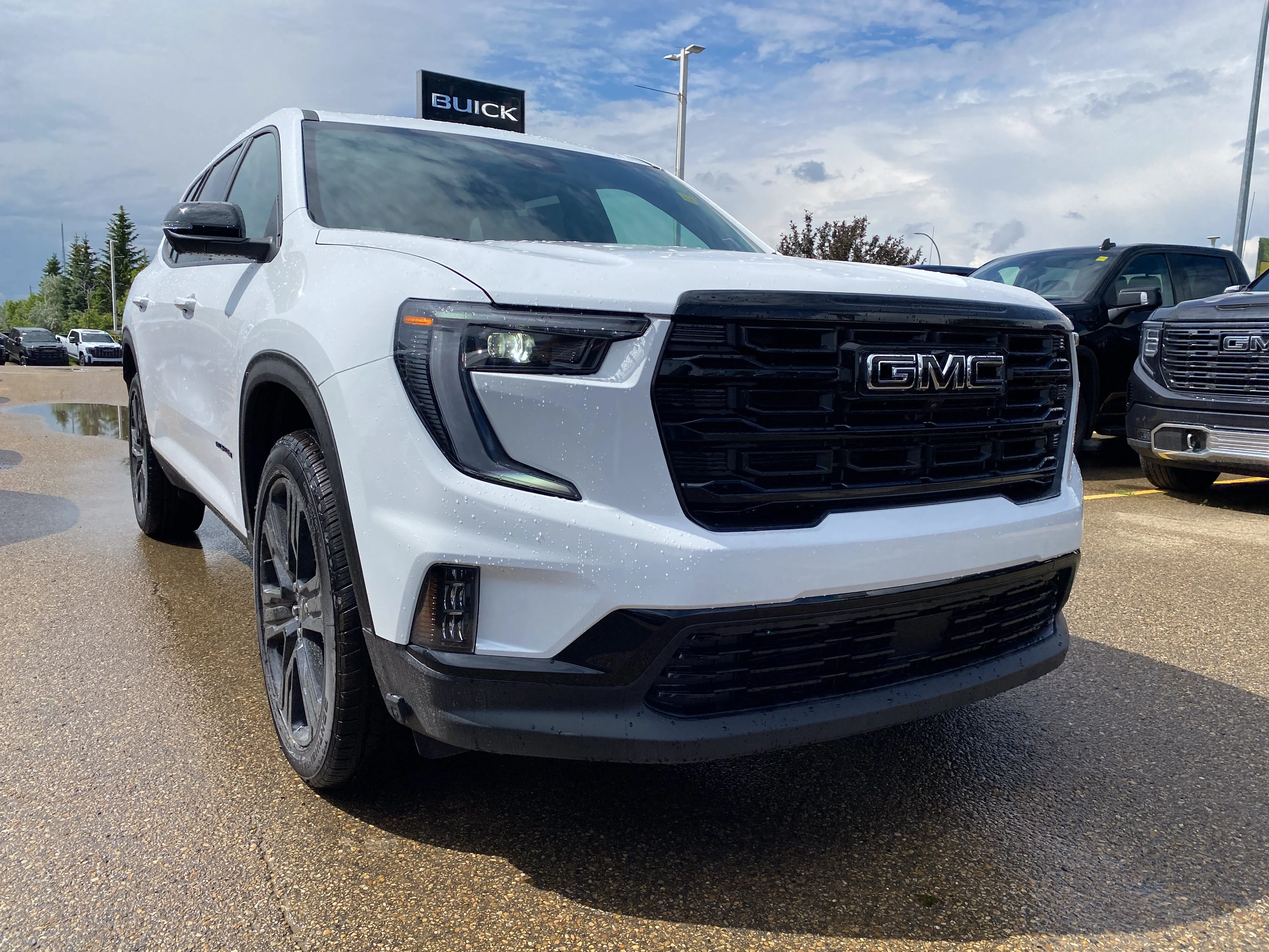 New 2026 Summit White GMC Elevation image 8