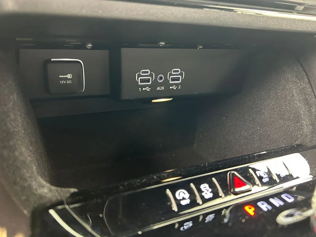 Used 2023 Diamond Black Crystal Pearlcoat Jeep Base image 29