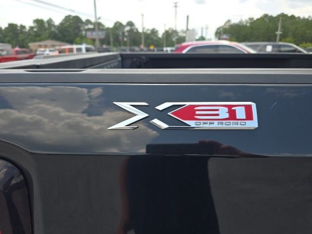 Used 2021 Black GMC Elevation image 3
