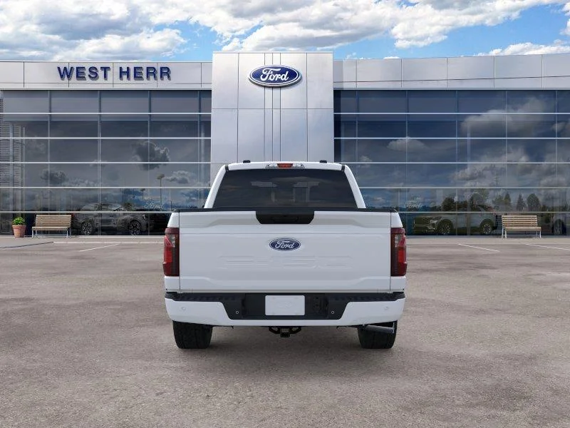 New 2026 Oxford White FORD XLT image 6