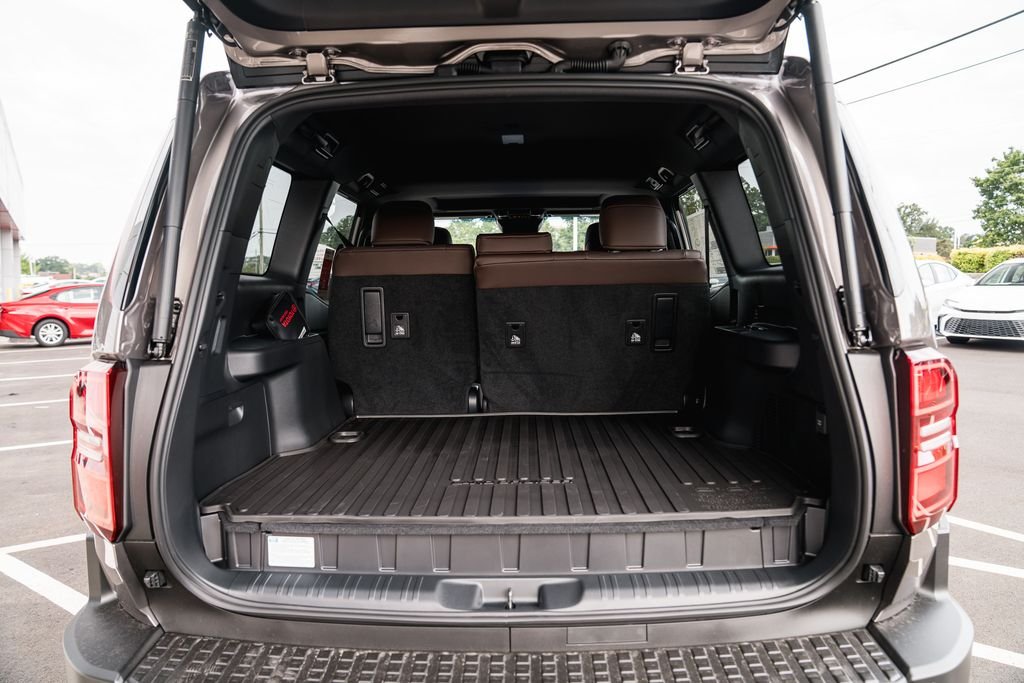 New 2027 Ice Cap Toyota Land Cruiser image 7