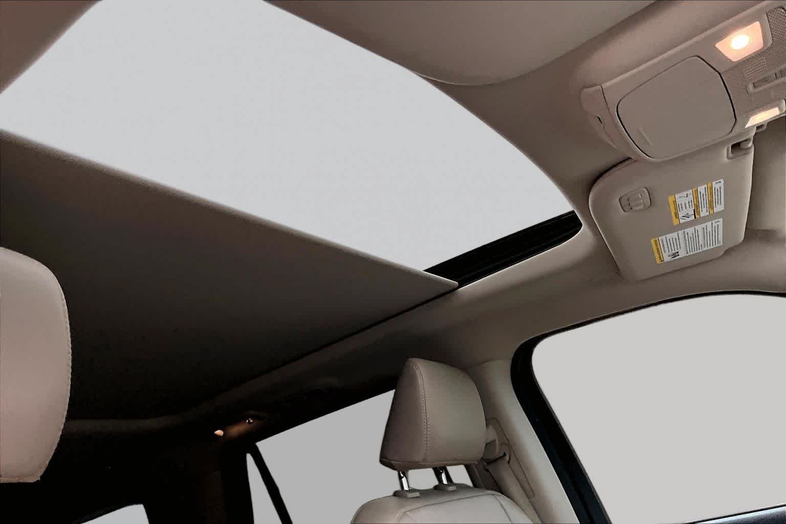 Used 2024 Star White Metallic Tri-Coat Ford XLT image 14