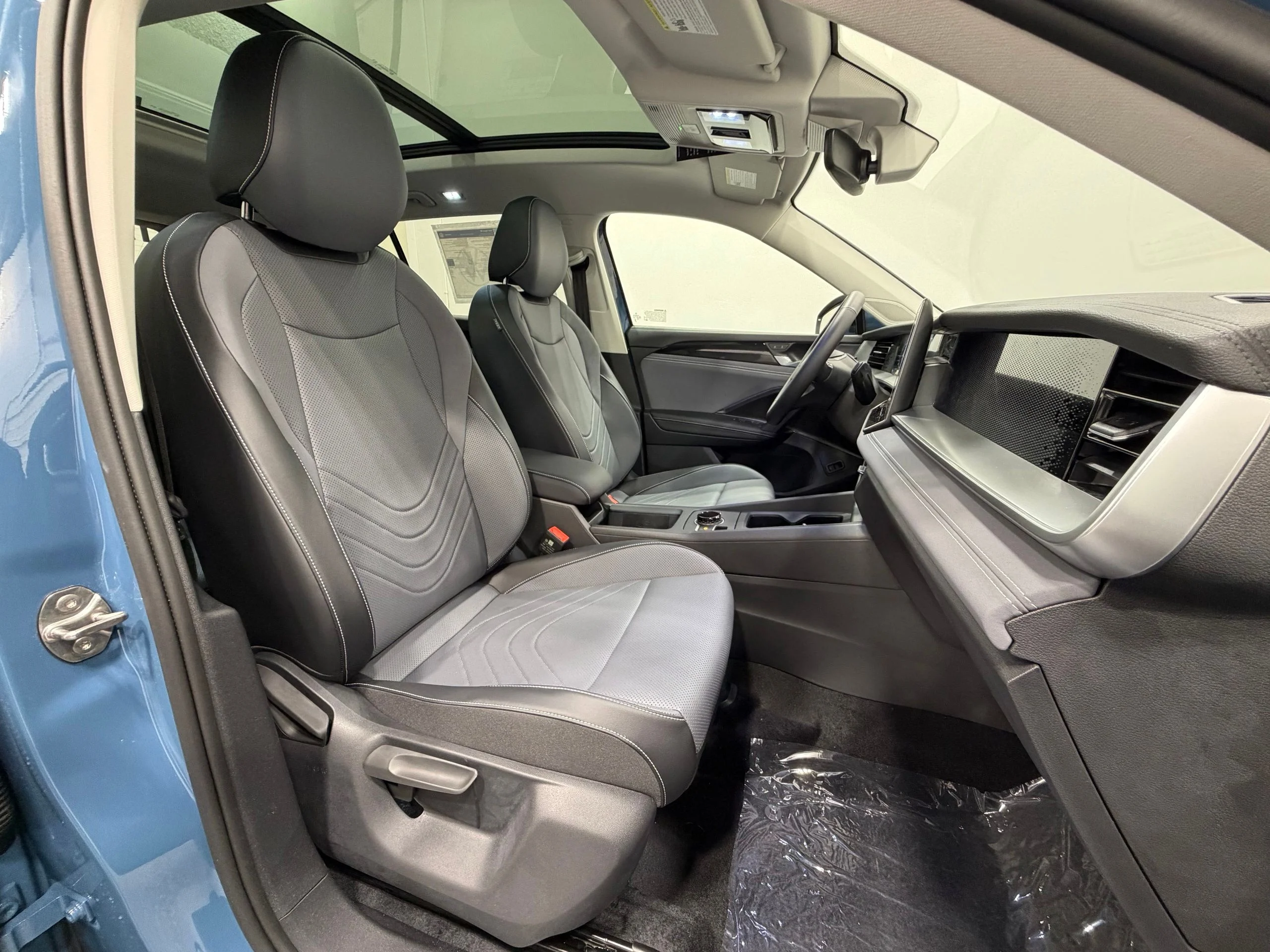 New 2026 Blue Volkswagen SE image 30