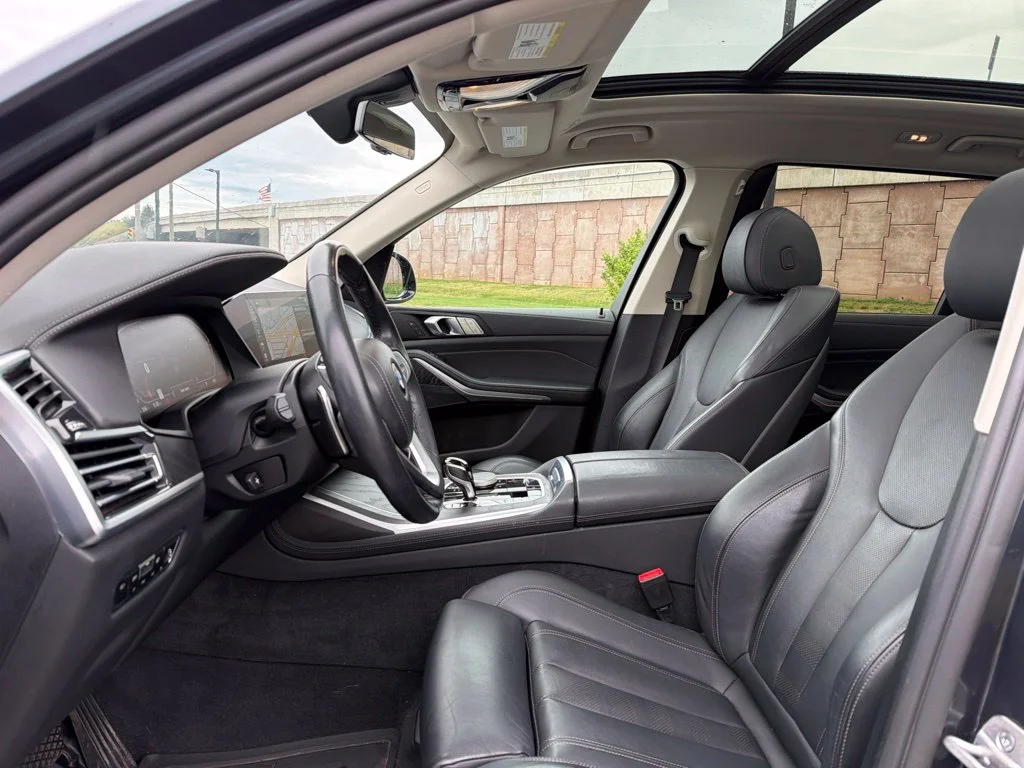 Used 2022 Gray BMW xDrive40i image 9