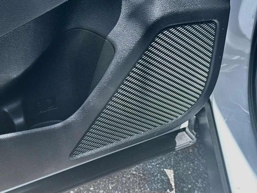 Used 2022  Mitsubishi  image 20
