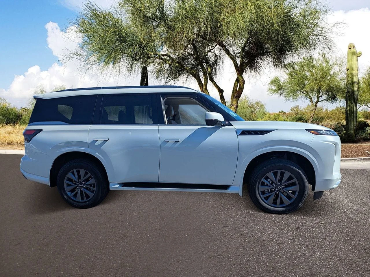 New 2026 RADIANT WHITE INFINITI Pure 4WD image 6
