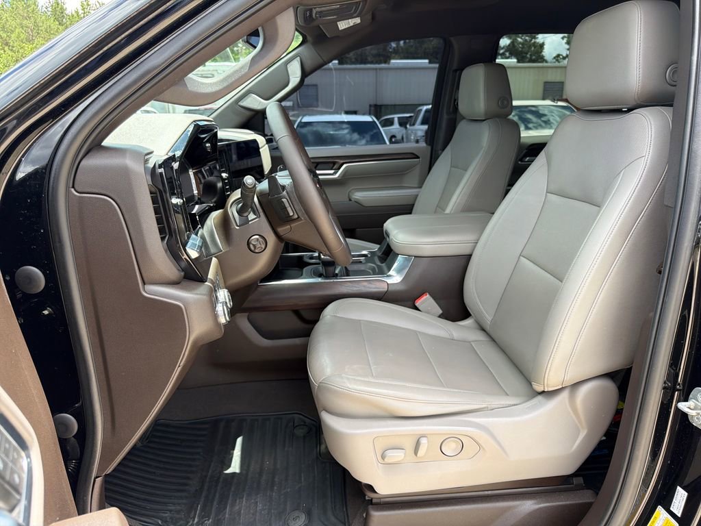 2023 GMC Sierra 1500 SLT - Photo 11