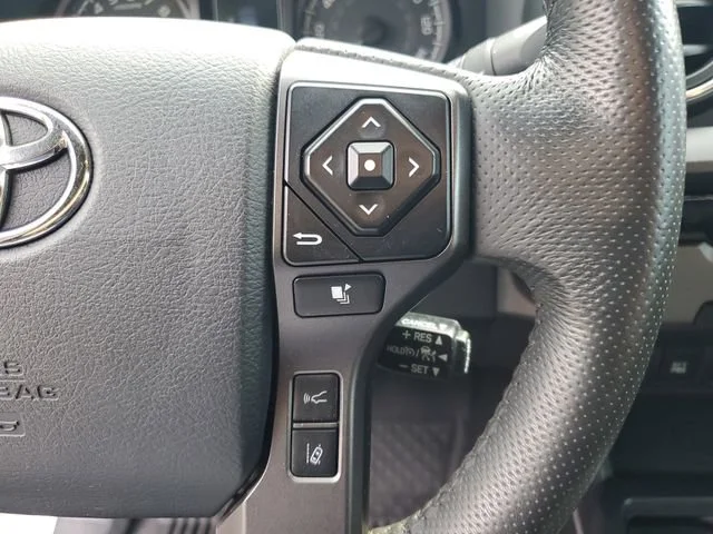Used 2018 Super White Toyota SR5 image 13