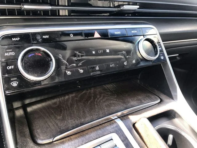 Used 2023 Silver Genesis 3.5T image 19