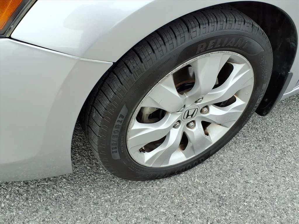 Used 2010  Honda EX-L image 11