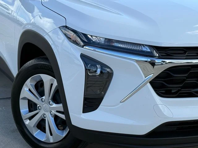 Used 2026 White Chevrolet LS image 3