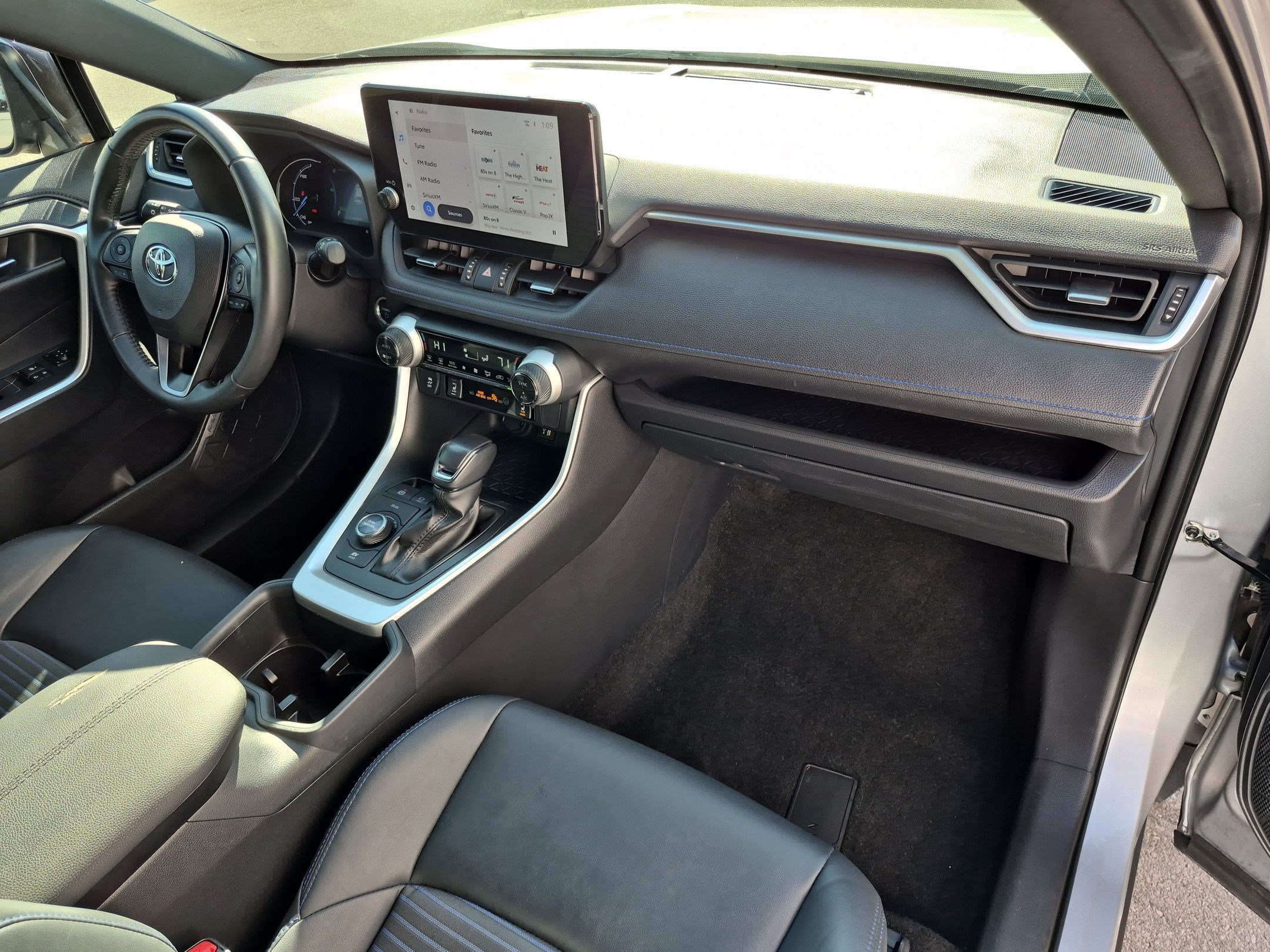 2023 Toyota RAV4 XSE - Photo 33