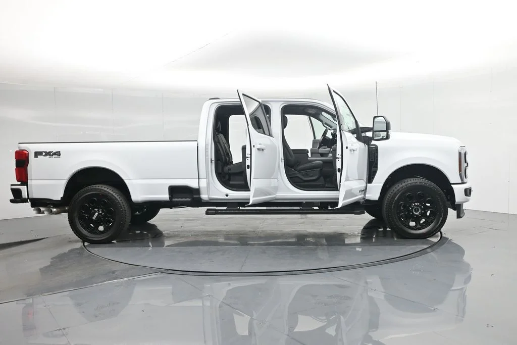New 2026 Oxford White Ford Lariat image 19