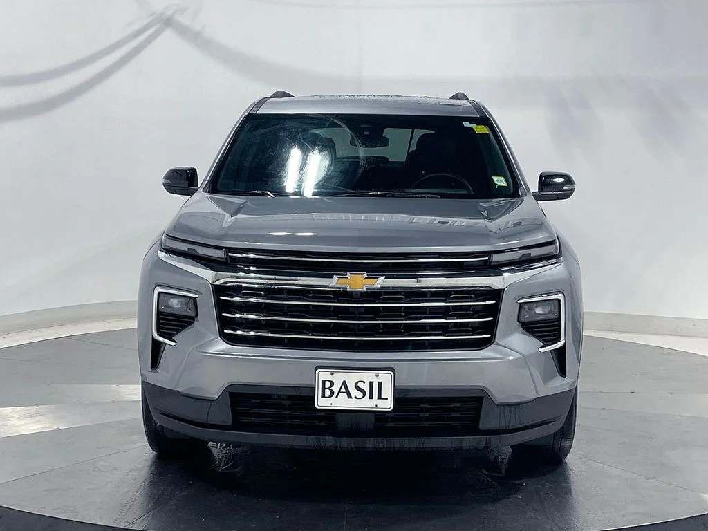 Used 2025 Gray Chevrolet LT image 9