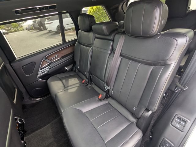 Used 2024 White Land Rover SE image 13