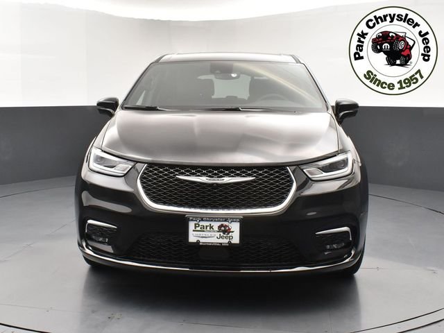 Used 2025 Chrysler Pacifica Select with VIN 2C4RC3BG4SR581151 for sale in Burnsville, Minnesota