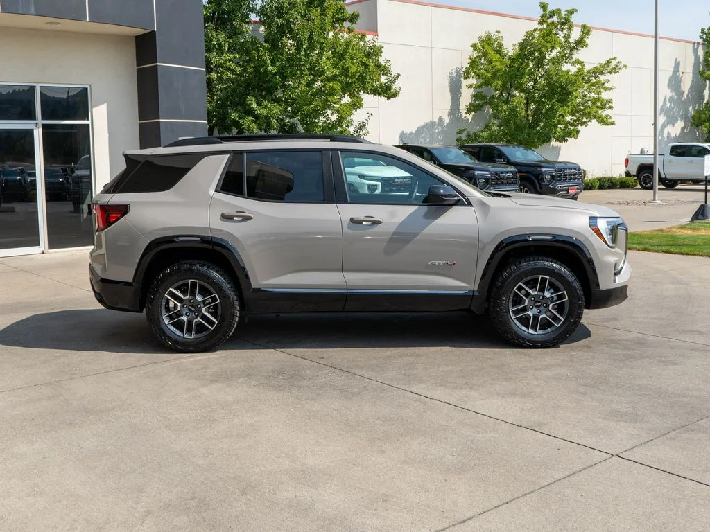 2026 GMC Terrain AT4 - Photo 8