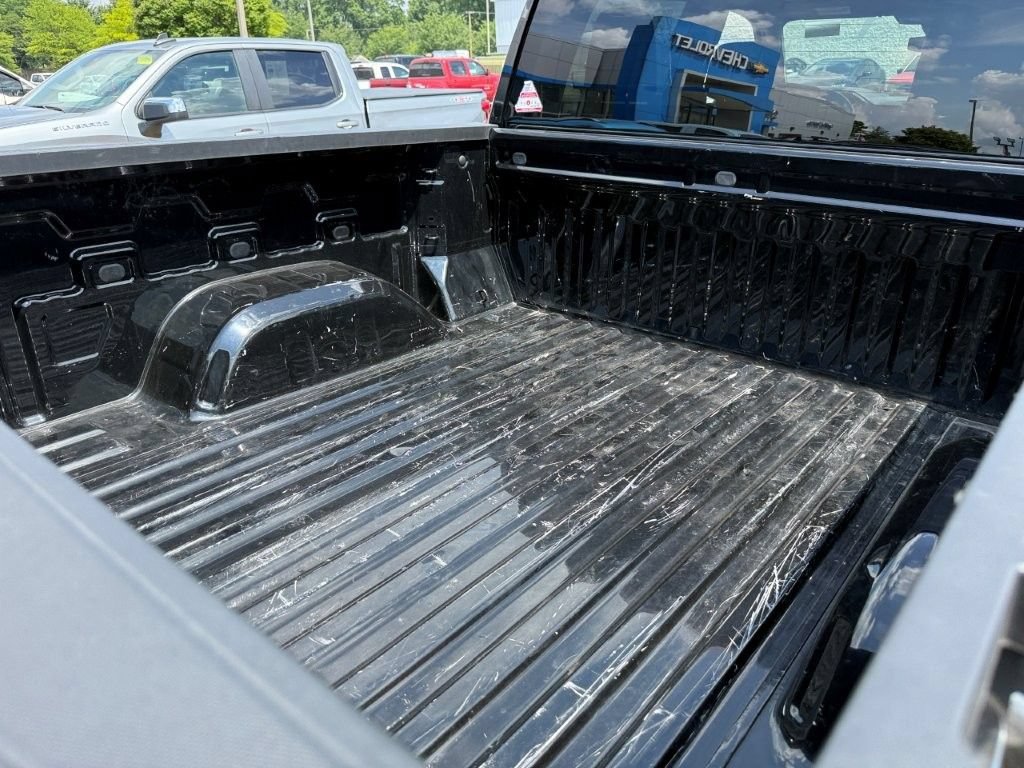 Used 2026 Black Chevrolet LT image 7