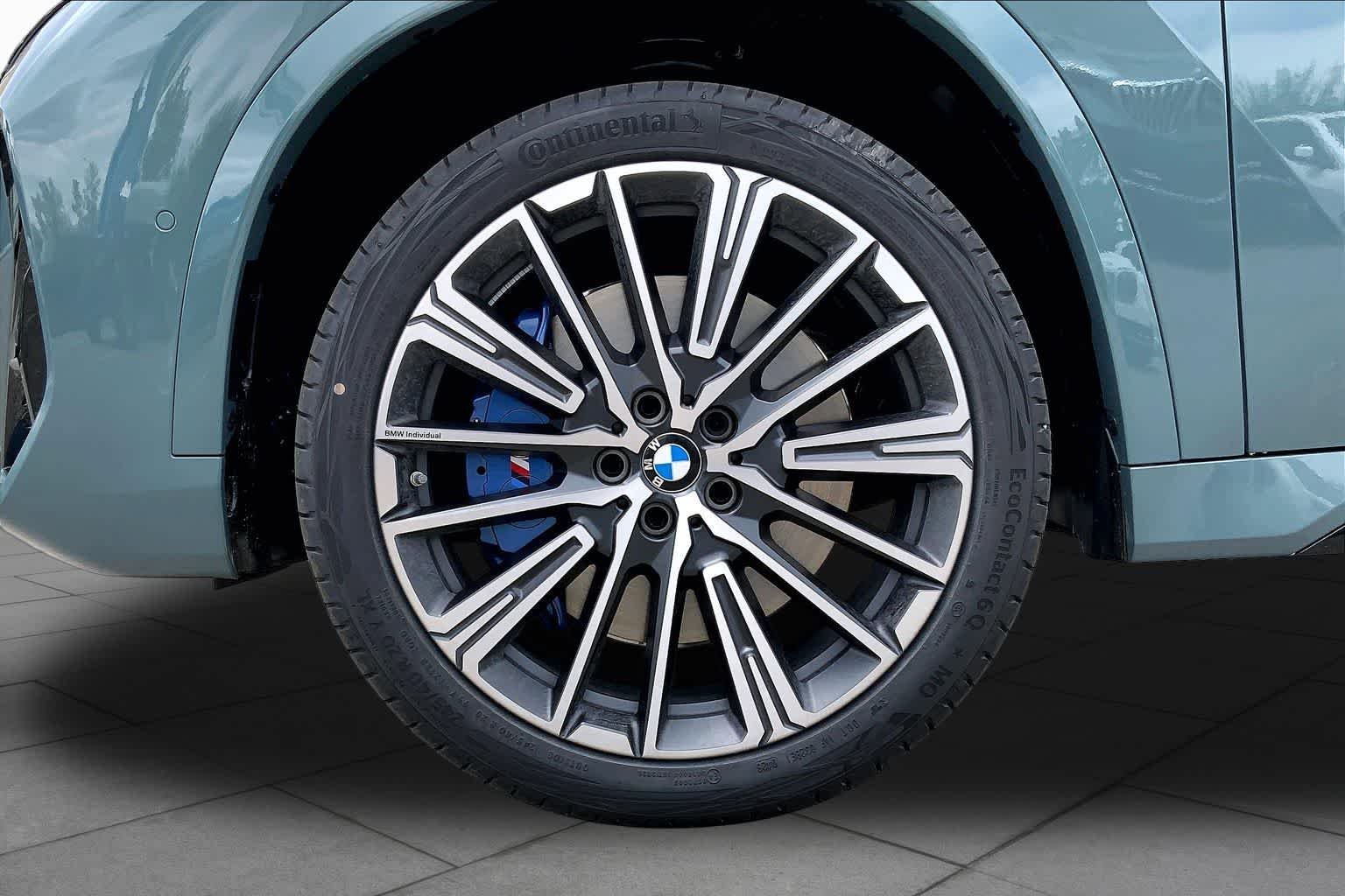 New 2026 Cape York Green Metallic BMW xDrive28i image 11