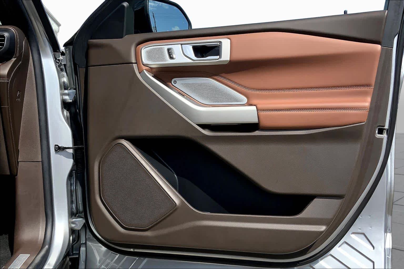 Used 2023 Iconic Silver Metallic Ford King Ranch image 45