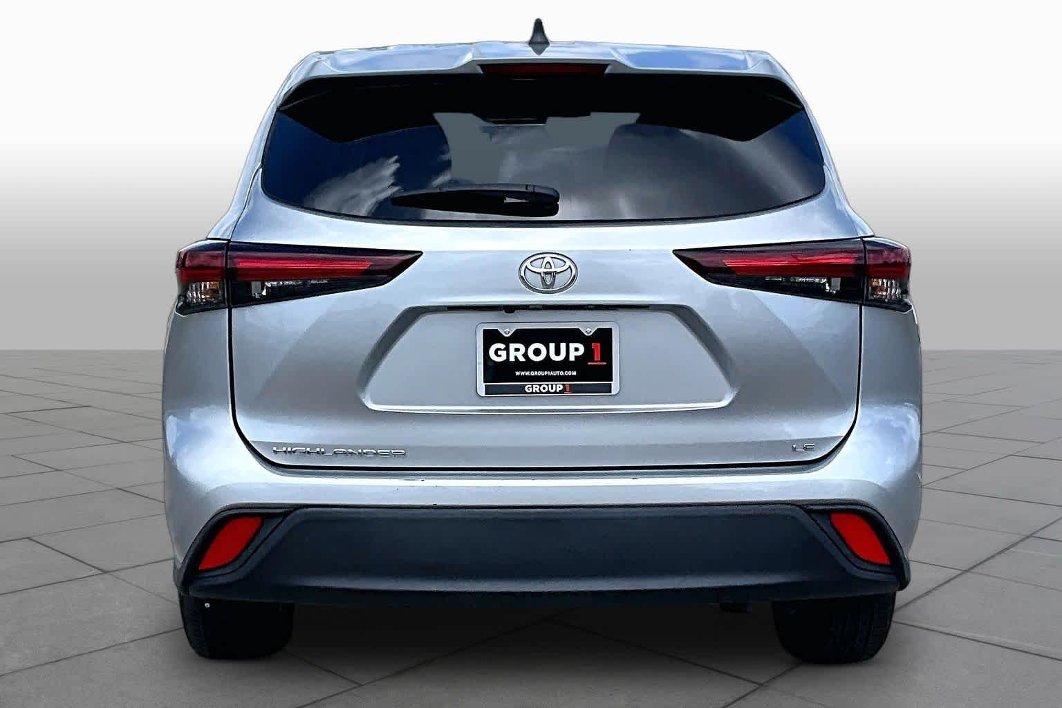 Used 2025 Celestial Silver Metallic Toyota XLE image 5