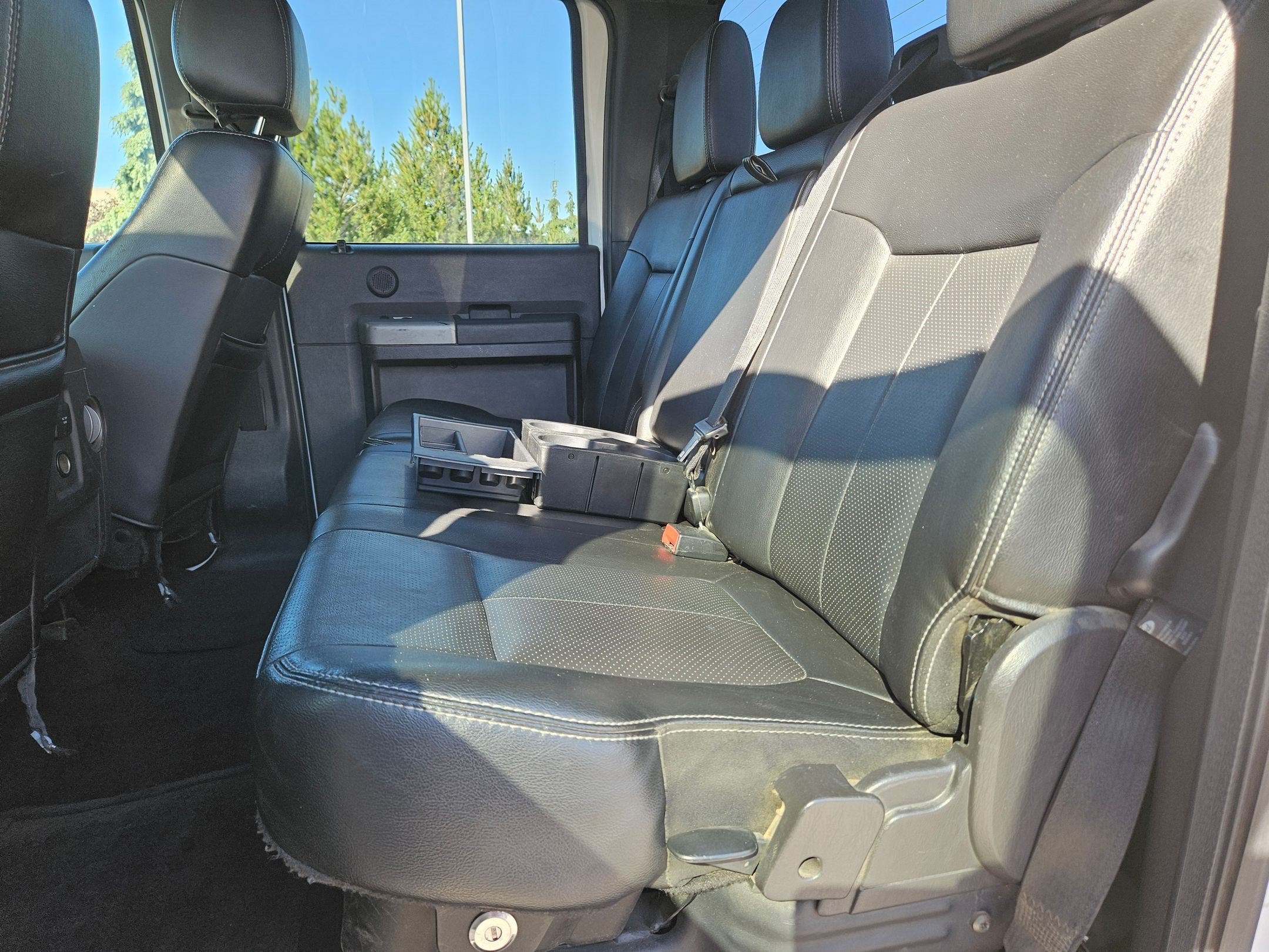 Used 2016 White Ford Lariat image 28
