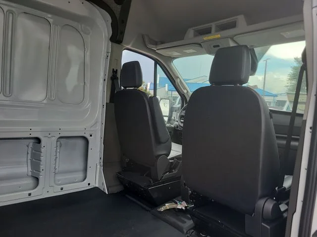New 2026 Oxford White Ford Base image 15