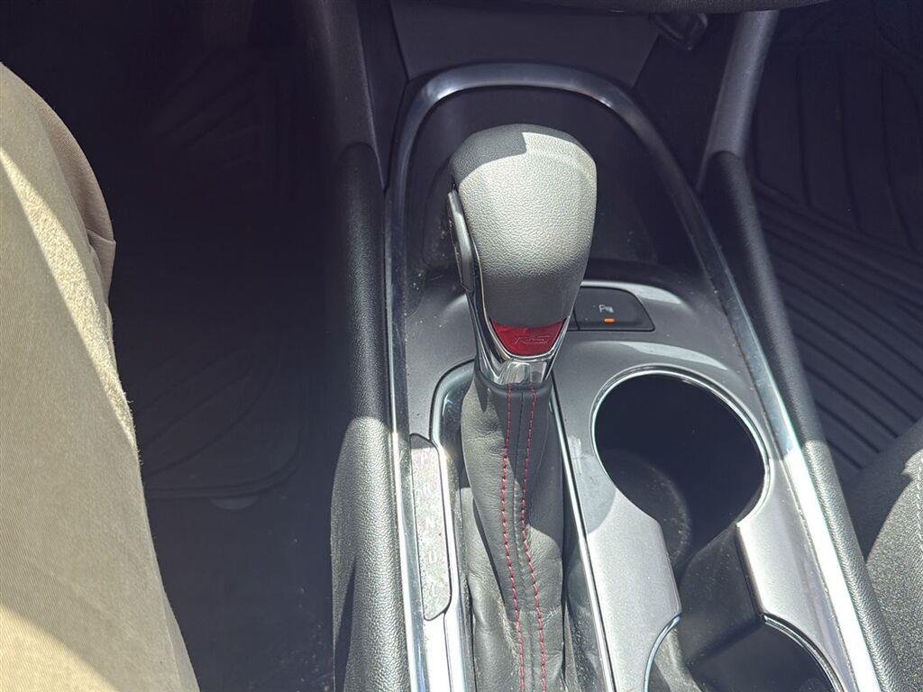 Used 2021 Summit White Chevrolet RS image 6