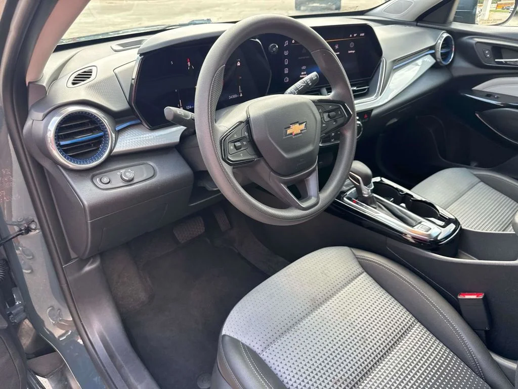 Used 2025 Gray Chevrolet LT image 34