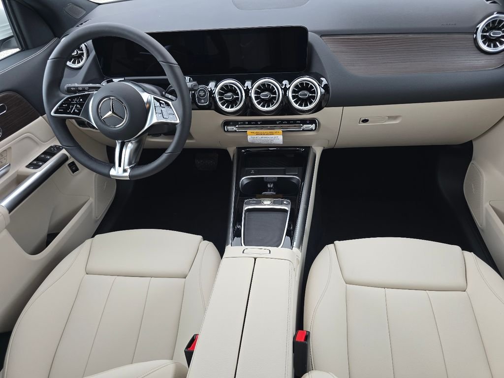 New 2026 Polar White Mercedes-Benz GLA 250 image 29