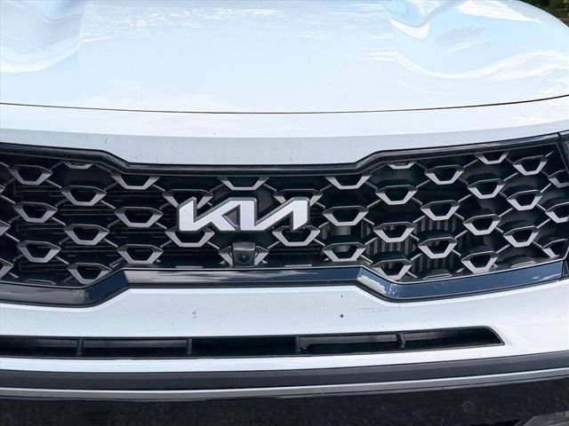 Used 2023 White Kia X-Line SX Prestige image 16