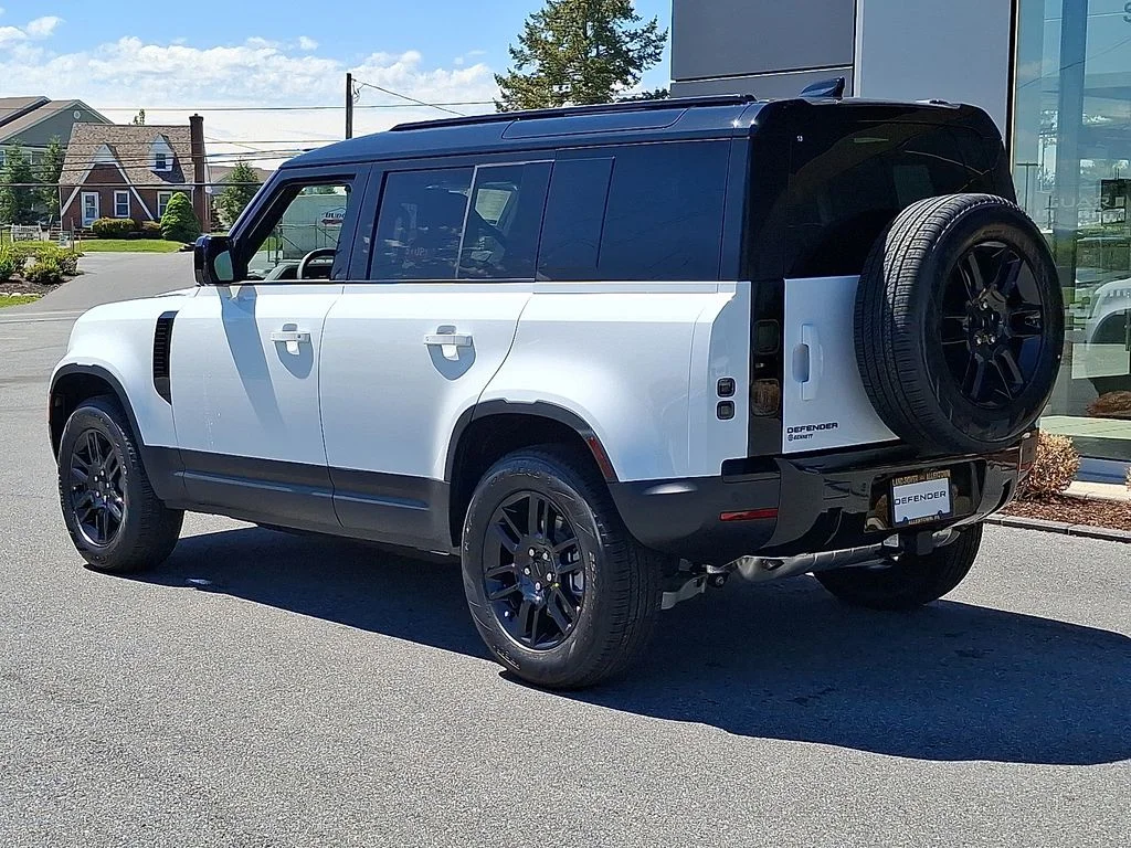 New 2026 Fuji White Land Rover S image 4