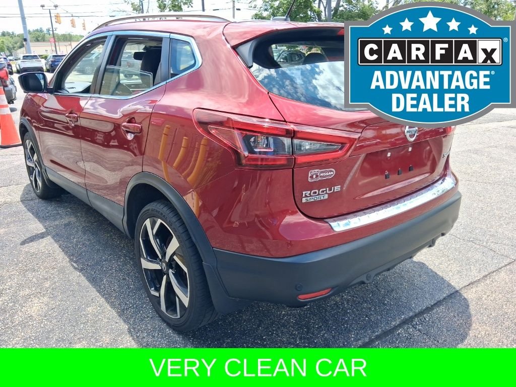 Used 2020 Red Nissan SL image 9