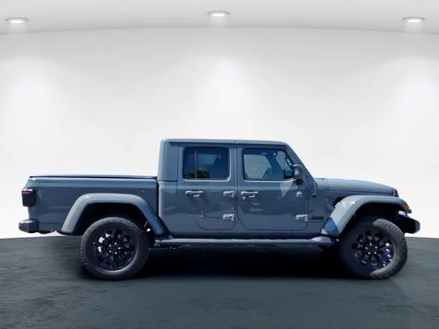 Used 2023 Gray Jeep High Altitude image 7