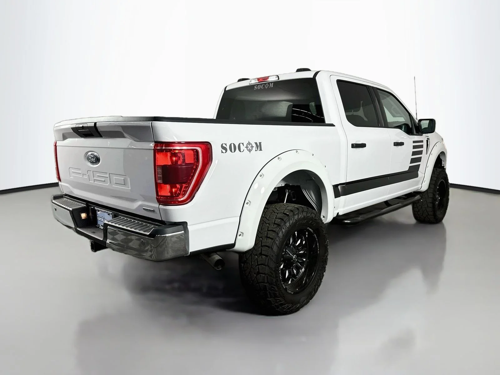 Used 2023 White Ford XLT image 8