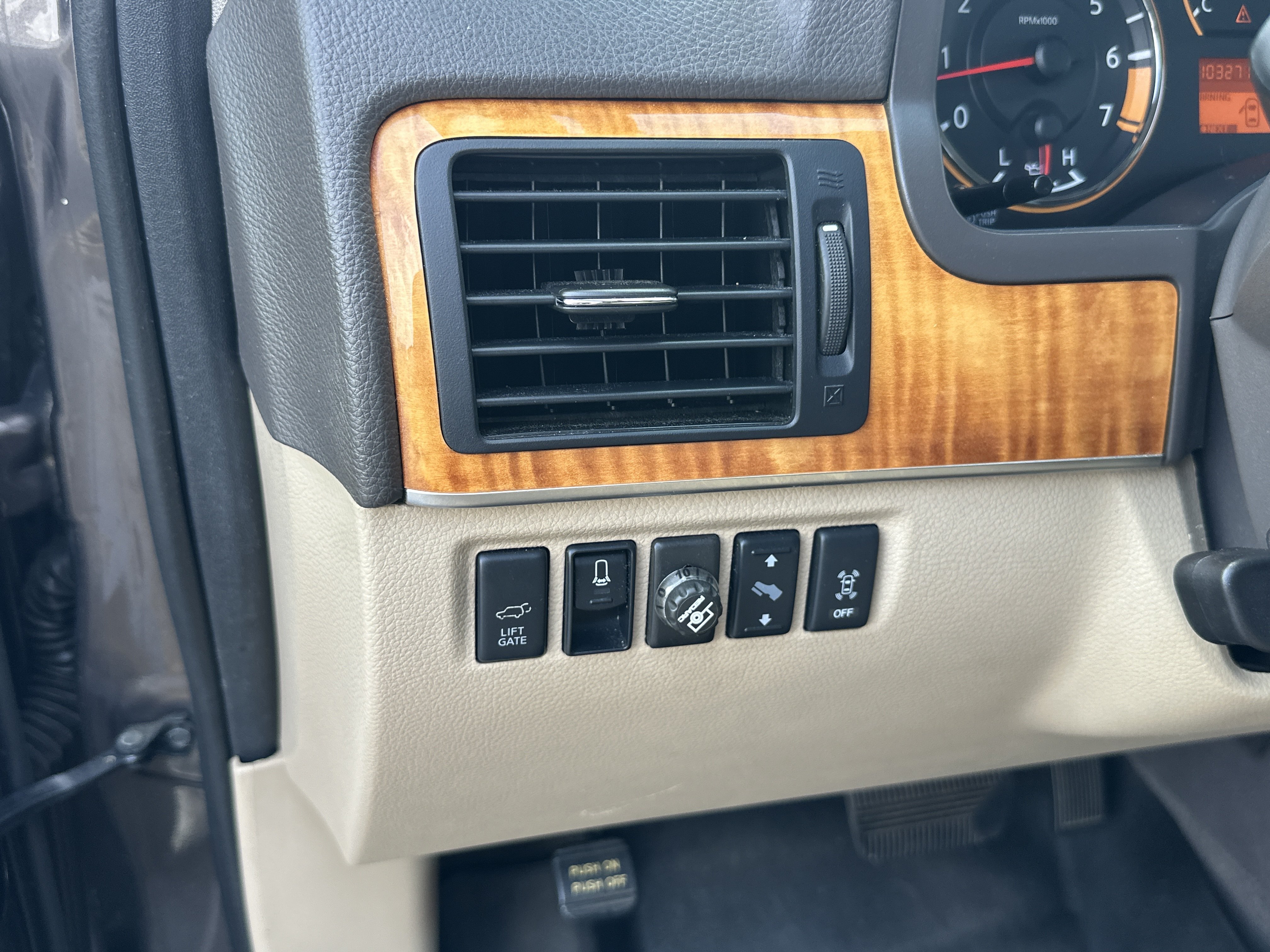Used 2015 Java Metallic Nissan Platinum image 30