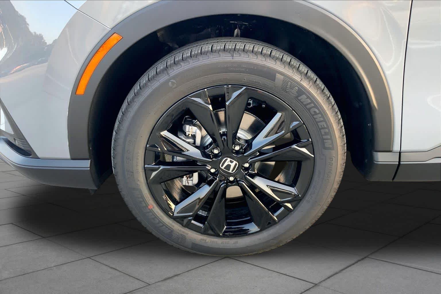 New 2027 Urban Gray Pearl Honda Sport Touring Hybrid AWD image 12
