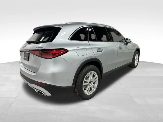 Used 2026  Mercedes-Benz GLC 300 image 5
