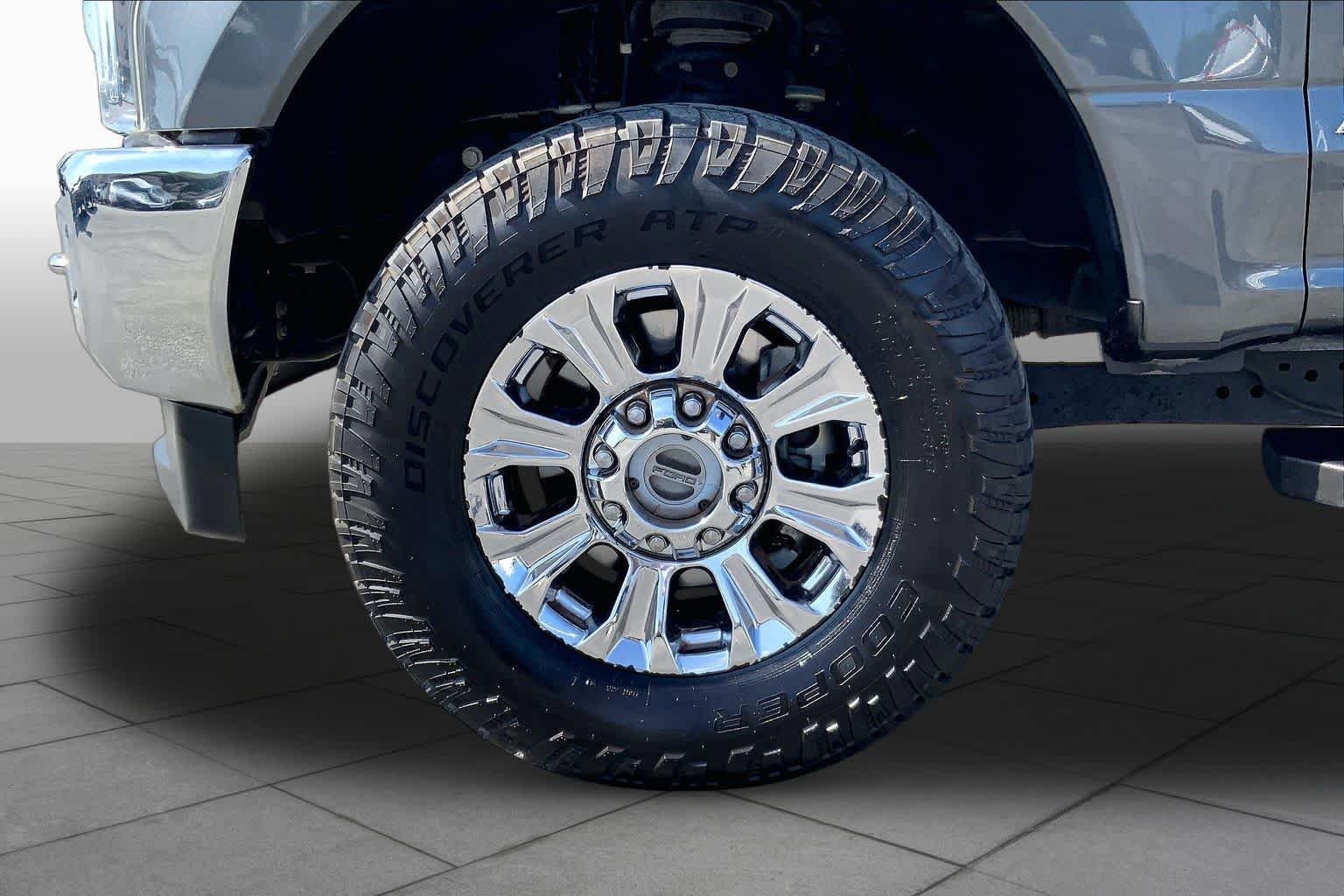 Used 2018 Magnetic Metallic Ford XLT image 11