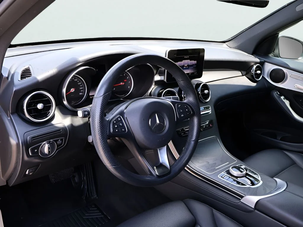 Used 2019 Black Mercedes-Benz GLC 300 image 17