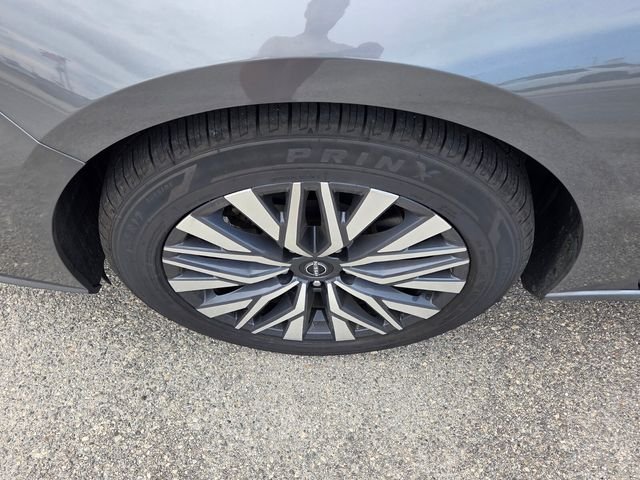 Used 2024 Gray Nissan 2.5 SV image 18